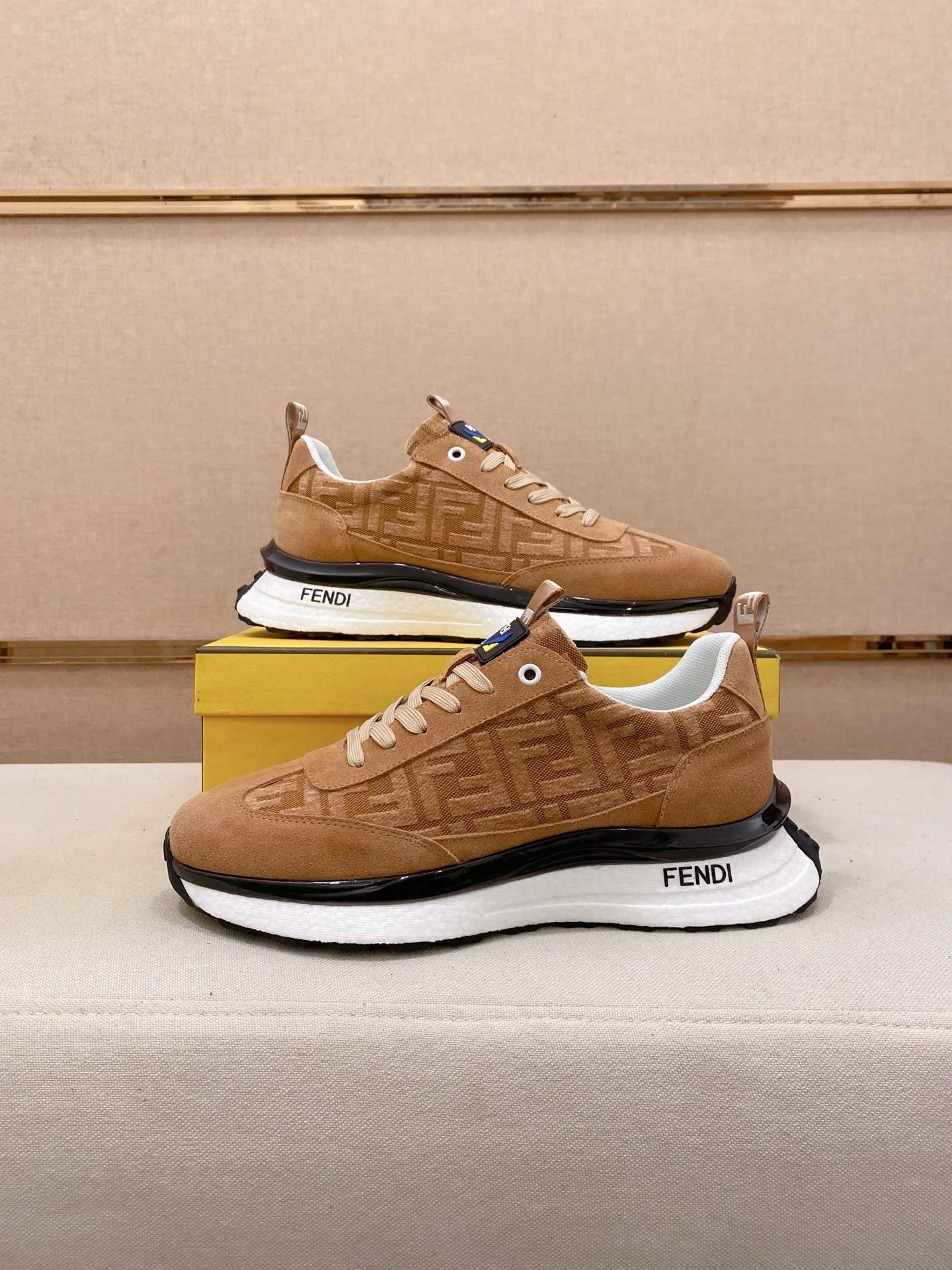 Factory price 442💰 (fendi) New high-top 👊🏻 upper 🇮🇹 imported cowhide fabric 🇩🇪 imported breathable mesh lining. The original outsole is molded to highlight the identity of every man, and the upper foot is elegant and stable🚶🏻🚶🏻The high-end custom counters reproduce the original version📯No matter the wind or rain, the shoe last remains unchanged and can withstand the verification of time🔍️,🔵 Size: 38-44